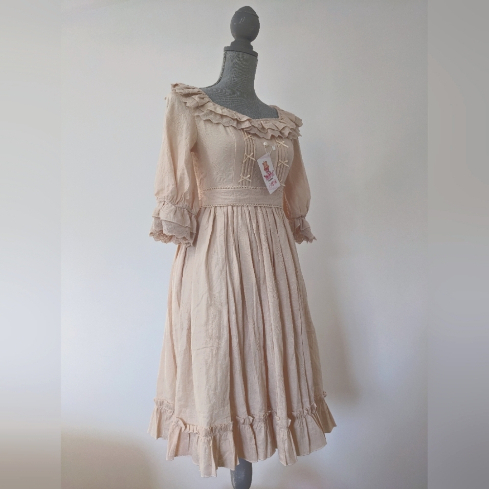 New with tags, this cottagecore dress is perfect for a summer picnic - Picture 2 of 5